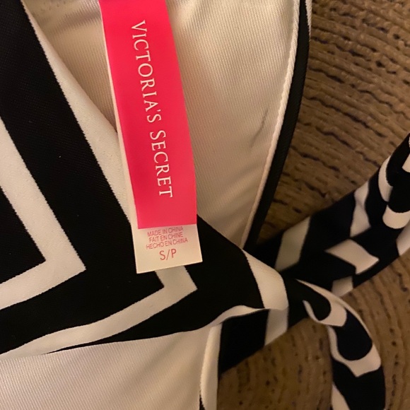 SOLD Victoria’s Secret Striped Halter Push up Swim Top - Picture 7 of 7